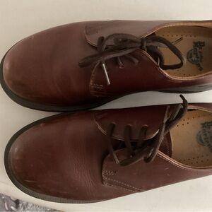 Dr. Marten Dark Brown Leather women’s slip resistant Oxfords 6